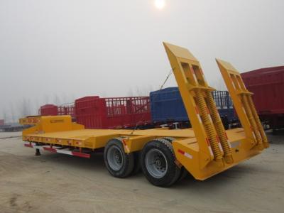 China SKD Type Low Bed Trailer Truck , Gooseneck Flatbed Lowboy Trailers For Machine Transportaion for sale