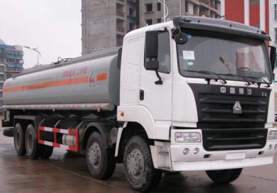 China Sinotruk HOWO 20000L-30000L fuel tank truck / oil tank vehicle fuel truck for sale