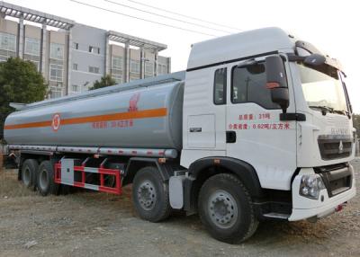 Chine Sino camion de pétrolier du camion HOWO de 8*4 Sinotruk 20000 litres 25000 litres 30000 litres à vendre