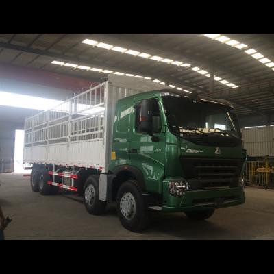 China 12 Wheelers Small Cargo Truck / Commercial Cargo Truck 30 - 40 Ton Loading Capacity for sale