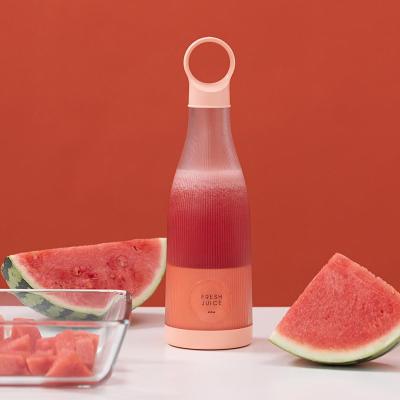 China Car Newly Design Portable Household Juicer Blender Fruit Blender Four Blades In 3D 450ml USB Juicer Cup for sale