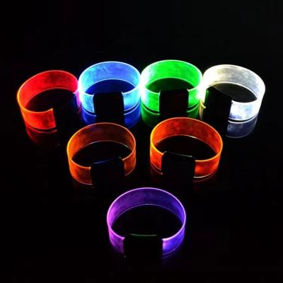 China ABS+Silicone Led Bracelets Wristband Remote Control 400-1000m Distance Led Wristbands For Events for sale