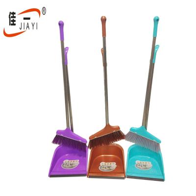 China Durable Indoor Rubber Made Quick Cleaning Use Broom And Dustpan Set for sale