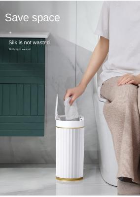 China Sustainable Fashion Modern Style Inductive Smart Trash Can 7L Automatic Smart Trash Can Near Toilet for sale