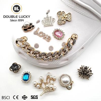 China Lucky Amazon Hot Sale Shoe Factories Croc Chains Clog Double Clog Charms Accessories Women DIY Metal Shoe Buckle Making for sale