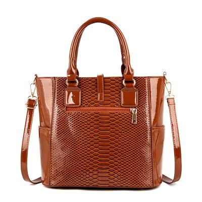 China New Fashion Design Cow Leather Women's Handbag Large Capacity Textured Women's Shoulder Bag for sale