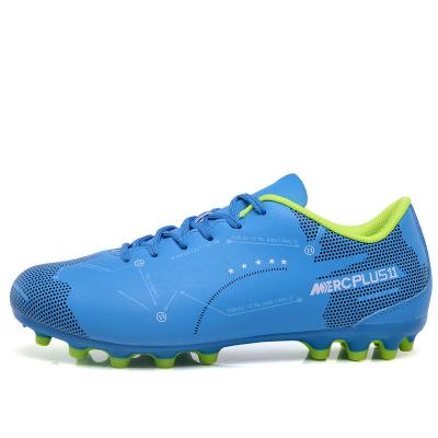 China Casual Comfy Football Boots High Durability Lightweight Synthetic Leather Upper for sale