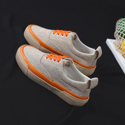 Chine Lacez les chaussures faites sur commande de sports, sports personnalisés que les chaussures suent l'absorbant à vendre