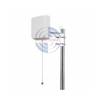 China Indoor Distributed High Gain Directional Antenna 1710-2700mhz 9dbi Wall Mount Antenna 18x15.8x9 for sale