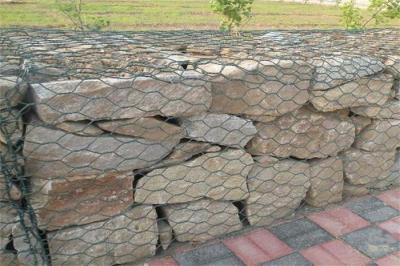 Chine L'ouverture a tordu des paniers d'acier inoxydable Gabion de 60X80mm à vendre