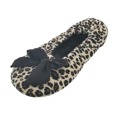 China Closed Toe Style Leopard Casual Shoes Flat Women's Popular Point Ballet for sale