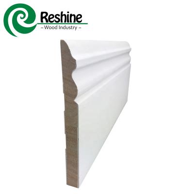 China Modern White Gesso Coated Solid Wood Skirting Baseboard Molding for sale