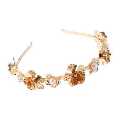 China Wedding Hair Bands Vintage Gold Foil Hollowed-out Metal Wedding Bridal Headdress Hair Circle Headband Hair Accessories for sale