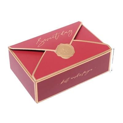 China Recyclable Gifts Chocolate Paper Gift Box Envelope Shape Candy Box Wedding Favors Packaging for sale