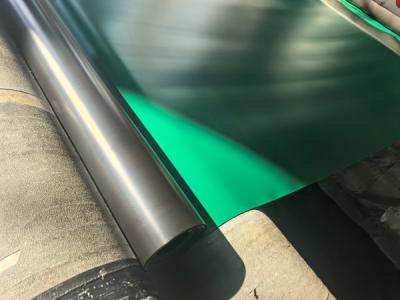 China Black and Green Dual-color HDPE Smooth Geomembrane Suitable for Various Waterproof Projects for sale