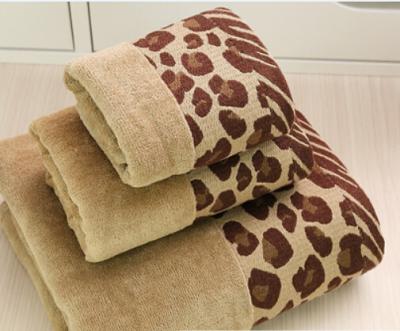 China New Style Compressed Cotton Towel Set Customized Leopard Print Bath Towel for sale