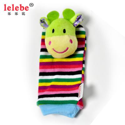 China Lelebe Anti-skid 2020 Infant Toys Animal Design Plush Quilt Plush Stripe Bells Organic Baby Socks for sale