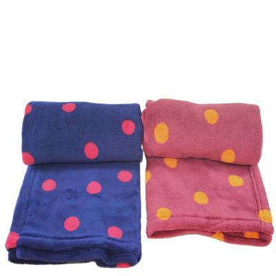 China Non-Toxic Japanese Fleece Flannel Blanket Coral Fleece Pet Cat Dog Blanket for sale