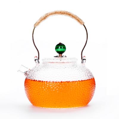 China Good Quality Food Grade High Sustainable Borosilicate Glass Hand-Blown Teapot With Infuser for sale