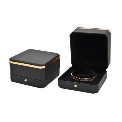 China Modern Luxury Custom Wholesale Gift Wrapping Plastic Leather Bracelet Boxes Black Velvet Bracelet Box for sale