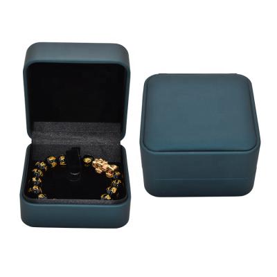 China Wholesale Custom Luxury Plastic Leather Velvet Jewelry Packaging Display Bangle Bracelet Packaging Box for sale