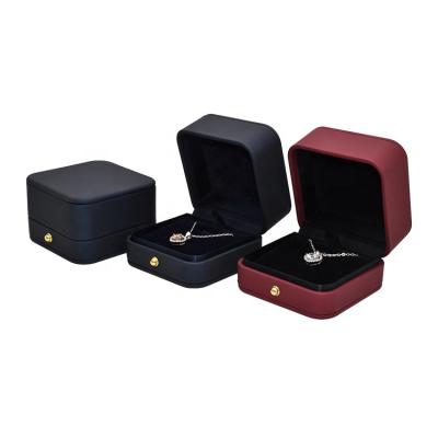 China Wholesale High End Jewelry Packaging Display Spot Goods Customized Luxury Plastic Velvet Leather Jewelry Necklace Packaging Box for sale