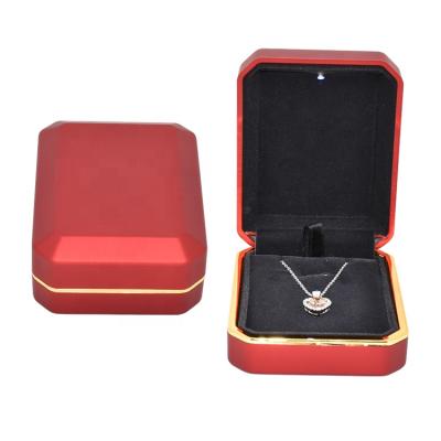 China Modern Luxury Factory Wholesale Customized Packaging Gift Storage Display Luxury Pendant Jewelry Boxes Red Led Necklace Box for sale