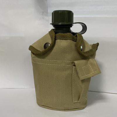 China Safe Custom Western War Color PE Military Troop Water Canteen Drinking Army Plastic Water Bottle for sale