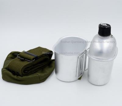 China 0.9L Metal Sustainable Aluminum Water Bottle, Military Canteen With Cloth Cover Bag for sale