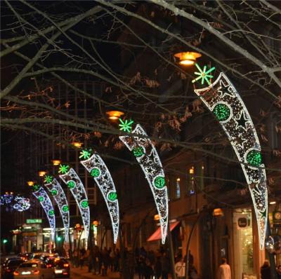 China 2D Holiday New Year City Christmas Street Decoration RGB Outdoor Waterproof Lamp Poles Mounted Flower Star Pattern Lights for sale