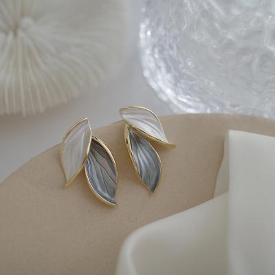 China Trendy Soft Arrival Metal Leaf Shaped Stud Earrings Gray Leaf Dangle Earrings For Women Jewelry for sale