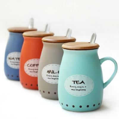 China UCHOME Sustainable Wholesale Office Cups Ceramic Mugs With Cover Wood Korean Fashion Ceramic Mugs for sale