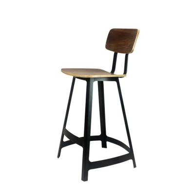 China Industrial Hot Selling Wholesale Furniture Dining Bar Stool Metal Bar Chair Wooden Counter Height Stool zu verkaufen