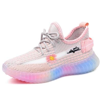 China Yezzy Fashion News Designer Walking Style Fashionable Ladies Breathable Fashionable Ladies Casual Sneakers Factory Women Sneakers Shoes for sale