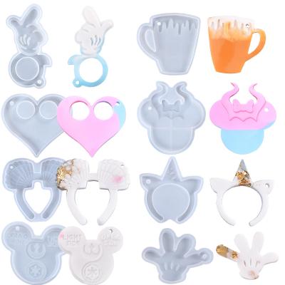 China DIY Jewelry Epoxy Mold Viable Silicone Resin Valentine Heart Shape Mold Keychain Opening Keychain Love Silicone Mold for sale