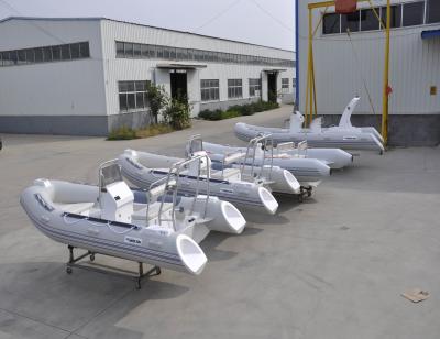 Κίνα 2022  inflatable rigid hull boats 430cm length with console ,seat, fuel tank rib430A προς πώληση