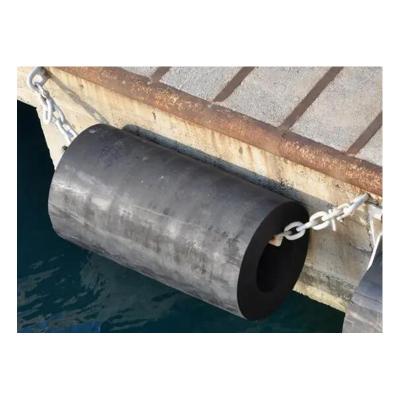 Chine Prix de l'aileron polyvalent en caoutchouc Type cylindrique marin pour les applications de remorqueurs/bateaux de travail à vendre