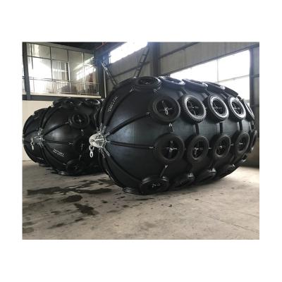 China Pneumatic Floating Rubber Fenders With Chain and Tire Shackles for Customized Needs for sale