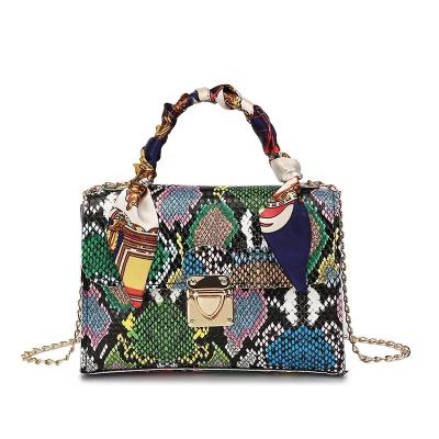 China New design fashion chain shoulder bag mini fashion ladies shoulder bag PU colorful snake silk scarf handbag for sale