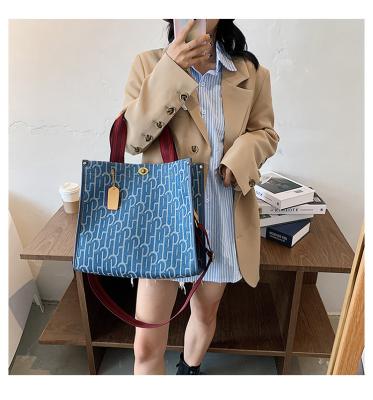 China 2020 New Fashion Fashion Ladies Canvas Material Handbag Women Single Shoulder Tote Bag for sale