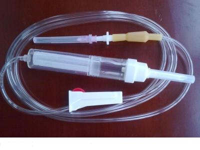 중국 30mm Disposable Blood Transfusion Set Transparent 60 Drops/Ml 150cm 판매용