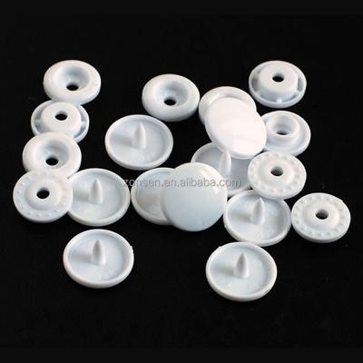 China Sustainable 12.4 Mm White Plastic Snap Buttons T5 Size 20 KAM Branded Snap Press High Quality Gloss Or Matt Surface for sale