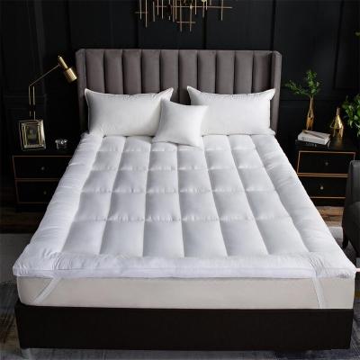 China Hot Sell Amazon Mattress Topper Goose Down Queen Size PORTABLE Mattress Topper Mattress Topper for sale