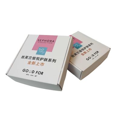 China Recycled Materials Customized Packaging White Cosmetics Skin Care Shipping Box for sale