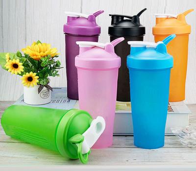 China Stocked Eco Friendly Cup Plastic Gym Fitness Bottle 400ML/600ML Shaker Protien Bottle Custom Logo Low MOQ for sale