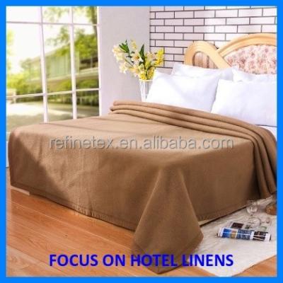 China Washable Hotel Blanket Super Soft Lightweight 100% Polyester Plain Micro Micro Fleece Hotel Water Blanket for sale