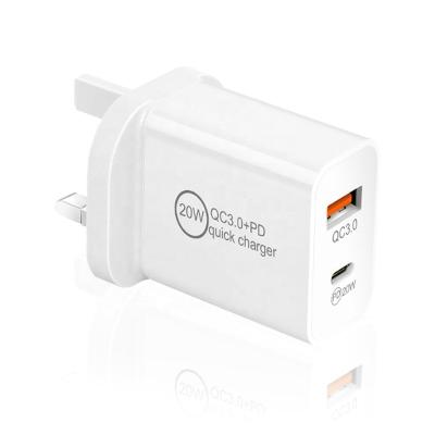 China PD33W+QC3.0 Support PD33W QC3.0 Fast Charging Safer Smart Chip 100-240V 0.5A Smaller UK Triangle White Mobile Charger Input for sale