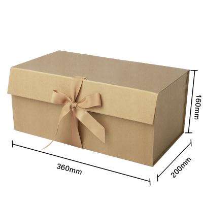 China Recycled Materials Spot Wholesale Luxury Clothing Packaging Box White Clamshell Folding Box Gift Box Custom With Bow Ribbon for sale