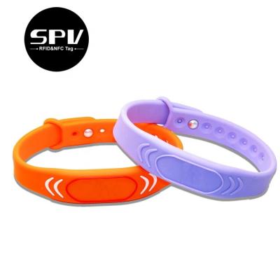 China Plus Waterproof / Waterproof Programmable RFID Wristbands Mifare Passive for sale