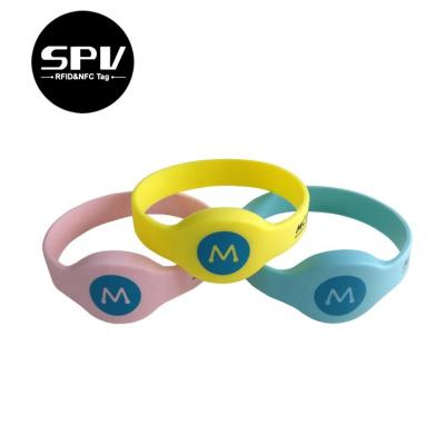 China Passive chip of Mifare RFID resistant programmable wristbands for sale